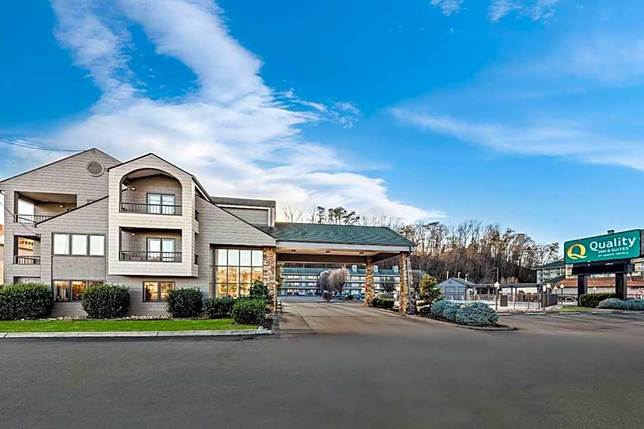 Quality Inn & Suites At Dollywood Lane