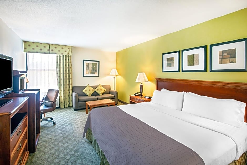 Holiday Inn Roanoke - Tanglewood Route 419 & I 581, an IHG Hotel