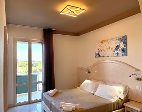 Queen Room with Pool View