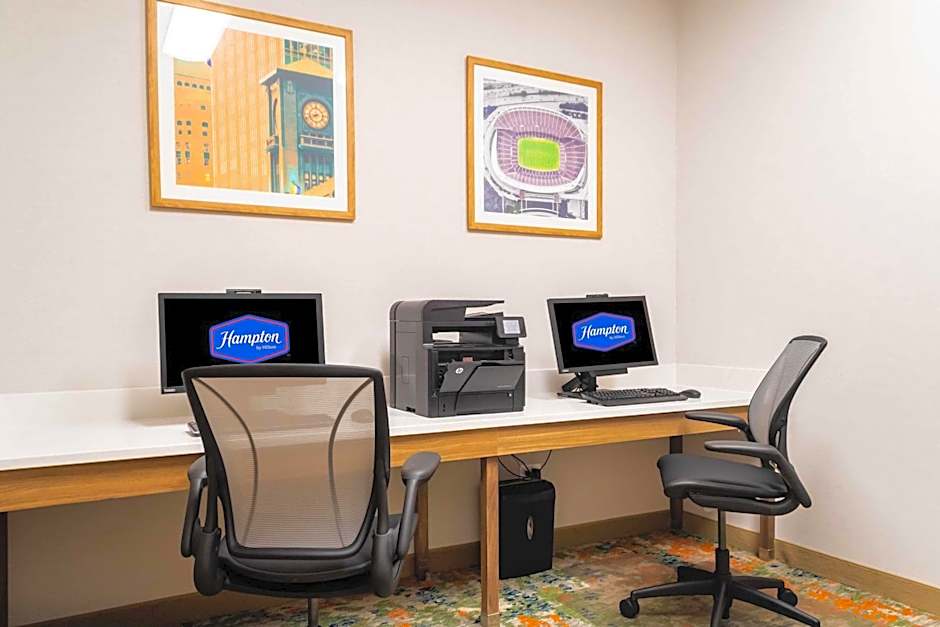 Hampton Inn & Suites Addison