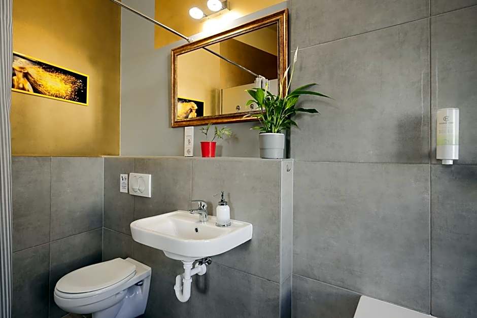 BudapeStayz - Raday Rooms