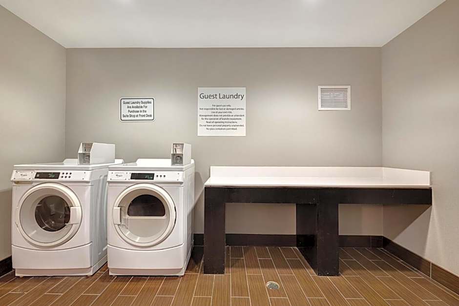Holiday Inn Express & Suites Kansas City KU Medical Center By IHG