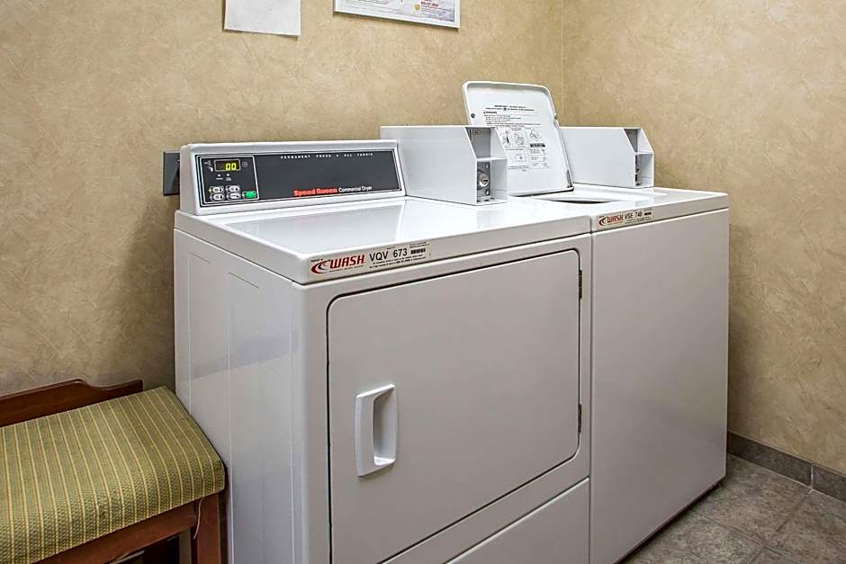 Comfort Suites Delavan - Lake Geneva Area