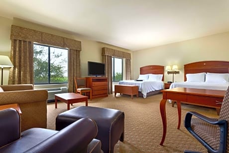 2 Queen Beds Studio Suite Nonsmoking