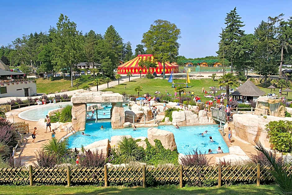 Insolites, Les Ormes, Epiniac