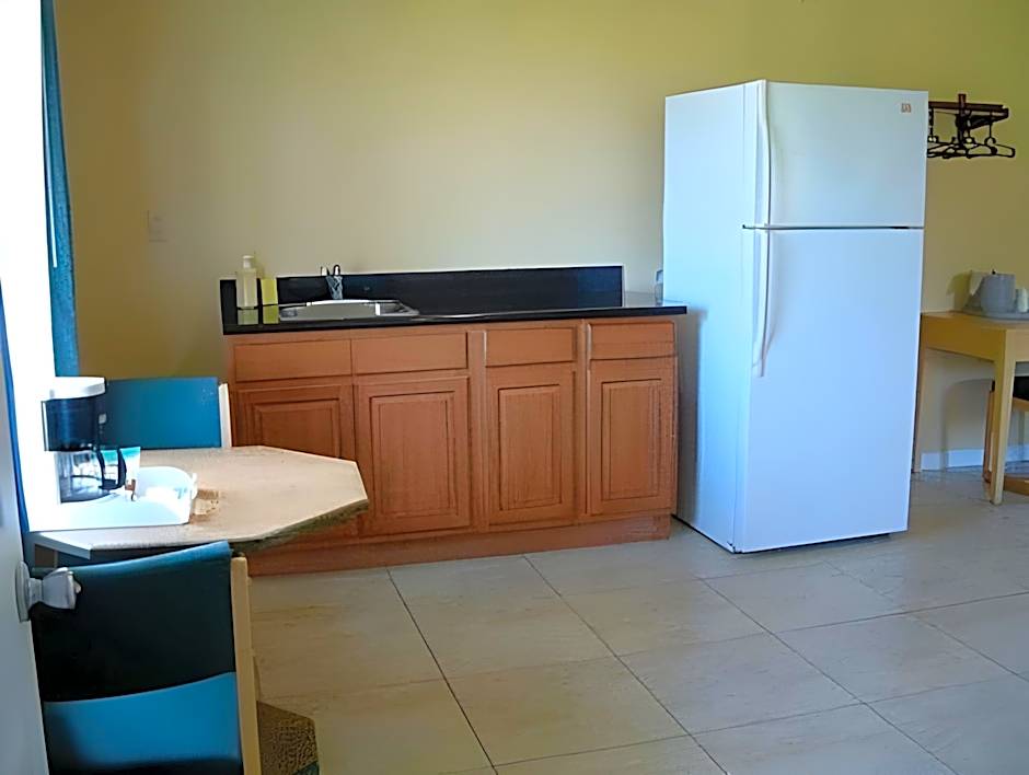 Everglades City Motel - Everglades Adventures Inn