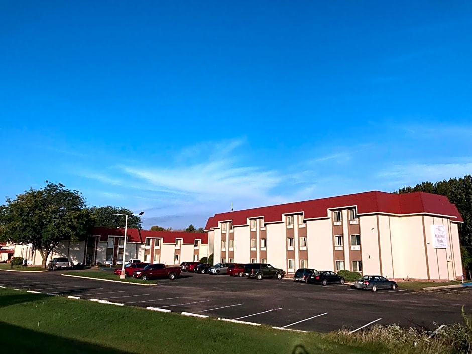Ramada by Wyndham Albert Lea
