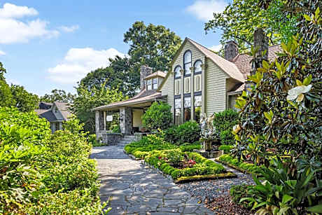 Stonehurst Place Bed & Breakfast
