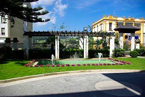 Hotel y Apartamentos Arias