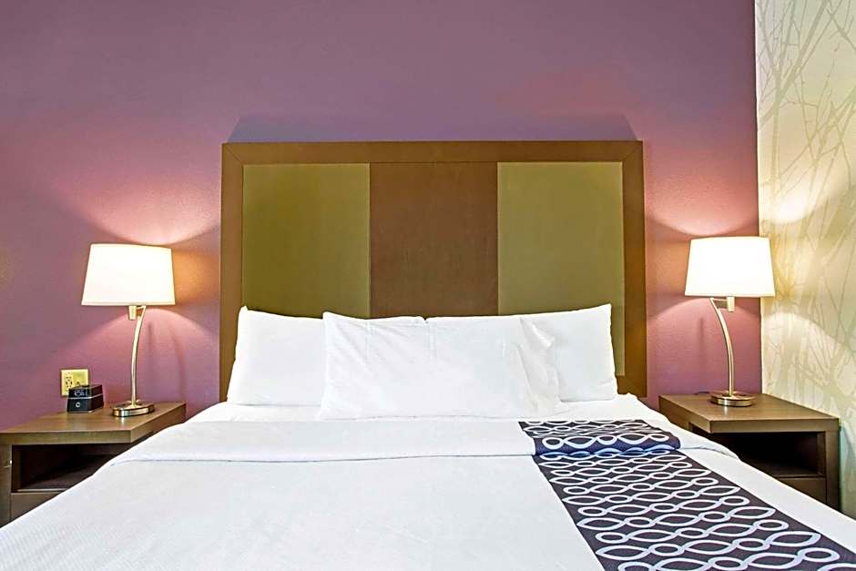 Photo 1 of 4 of Deluxe 1 Bedroom 1 King Bed Suite