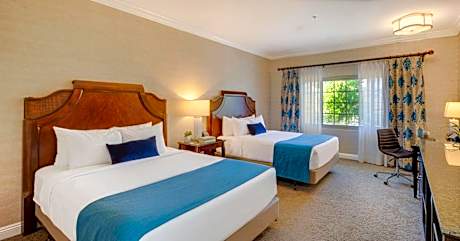 Queen Room with Two Queen Beds - Disability Access