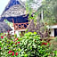Tropinest bungalows & hostel