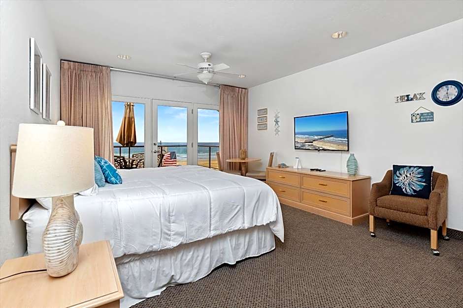 Beach House Inn & Suites