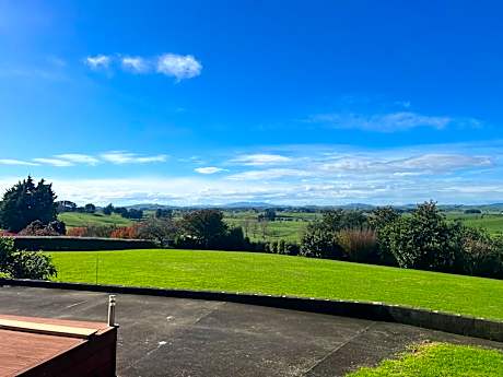 Family Room with Garden View
