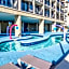 Oceanfront Views, Recently Renovated Kitchen,Pools