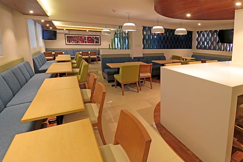 Holiday Inn Express Piedras Negras By IHG