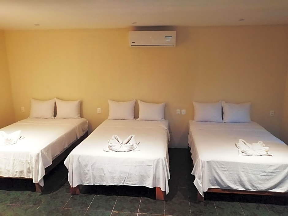 Hotel Ashly Loma Larga