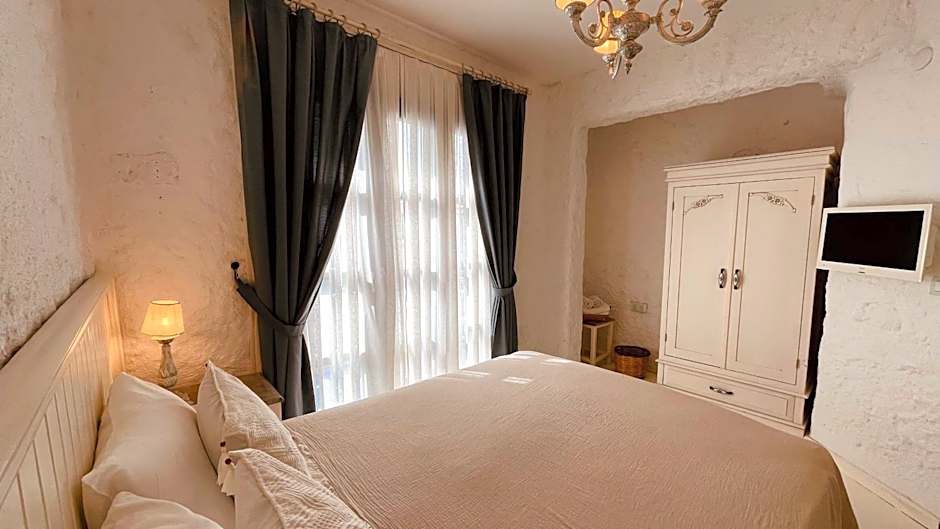 Mina Otel by Adda Alaçatı