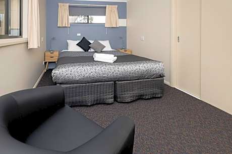 One-Bedroom Chalet - Disability Access