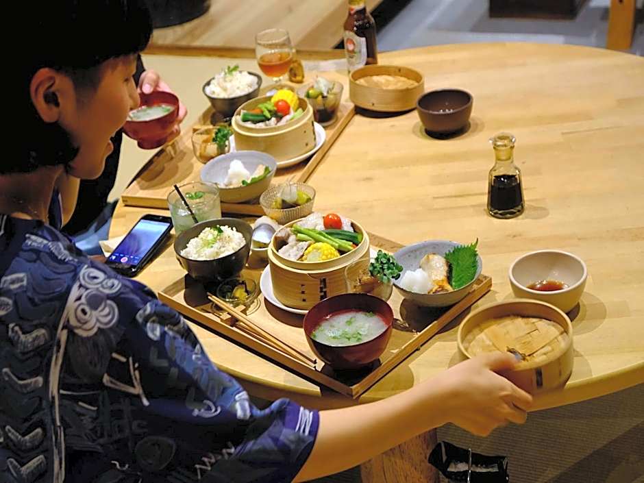 Hostel & Tatami Bar Uchikobare -内子晴れ-