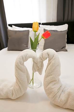 Economy Small Double or Twin Room with Shared Bathroom