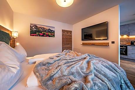 Apartment with Garden View