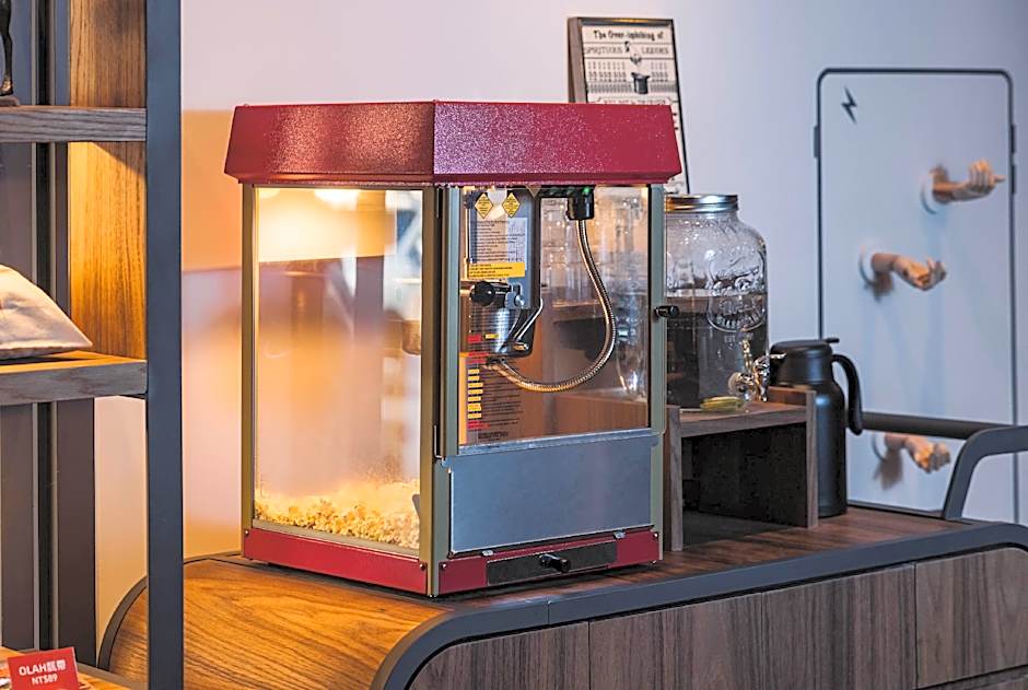 OLAH Poshtel Taichung Station