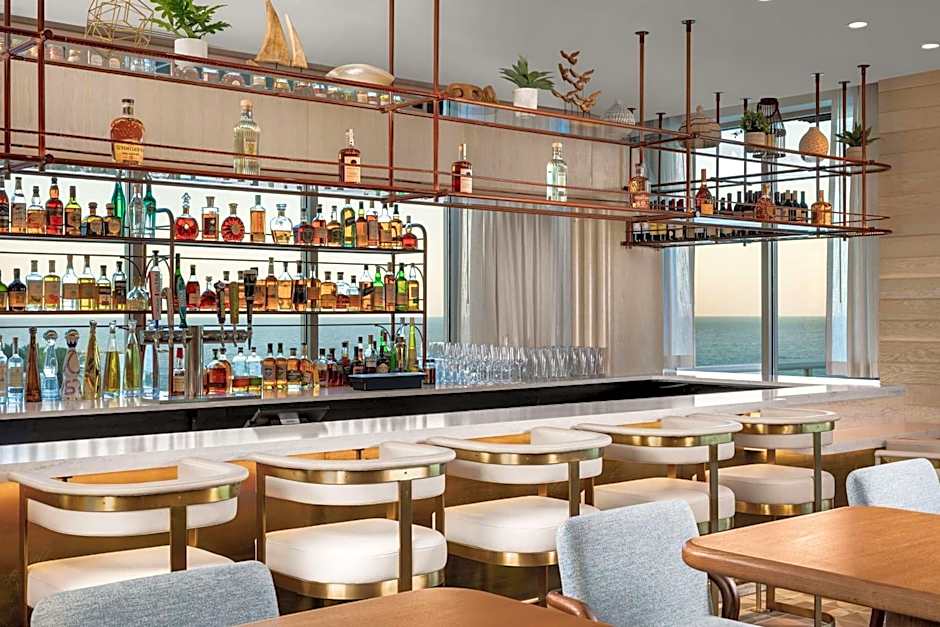 The Hiatus Clearwater Beach, Curio Collection by Hilton