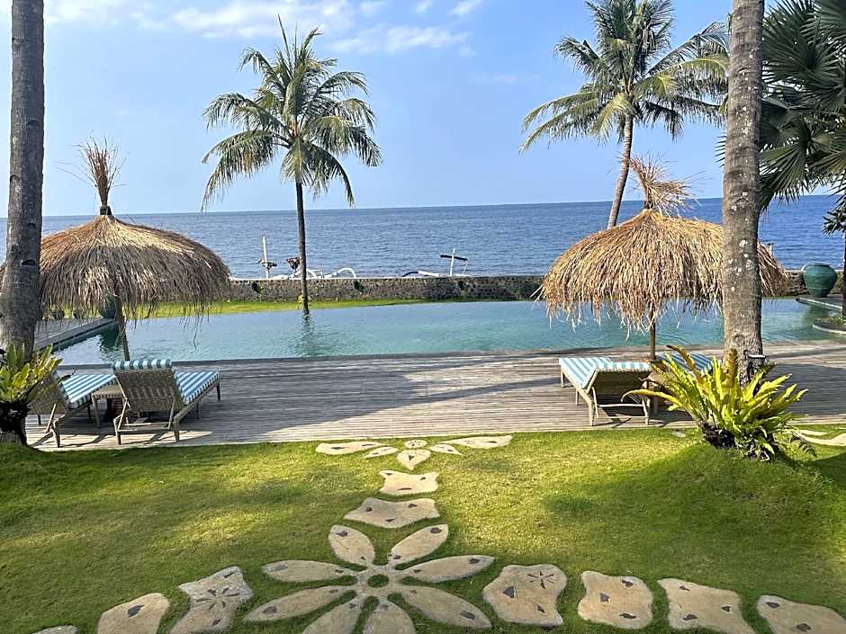 LOUKA BEACH BALI