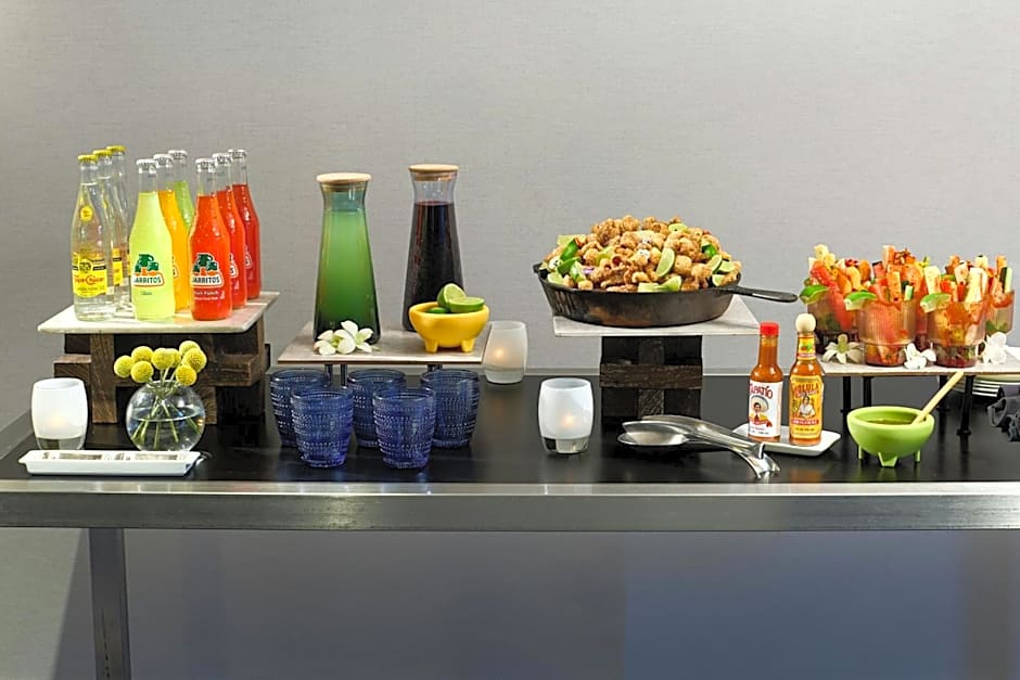 Renaissance Los Angeles Airport Hotel