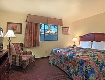 Di And Suites San Diego Sdsu – La Mesa, CA