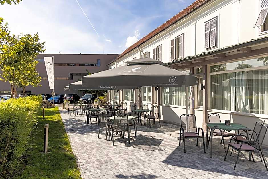Kaiser von Österreich, Historik- und Thermalhotel