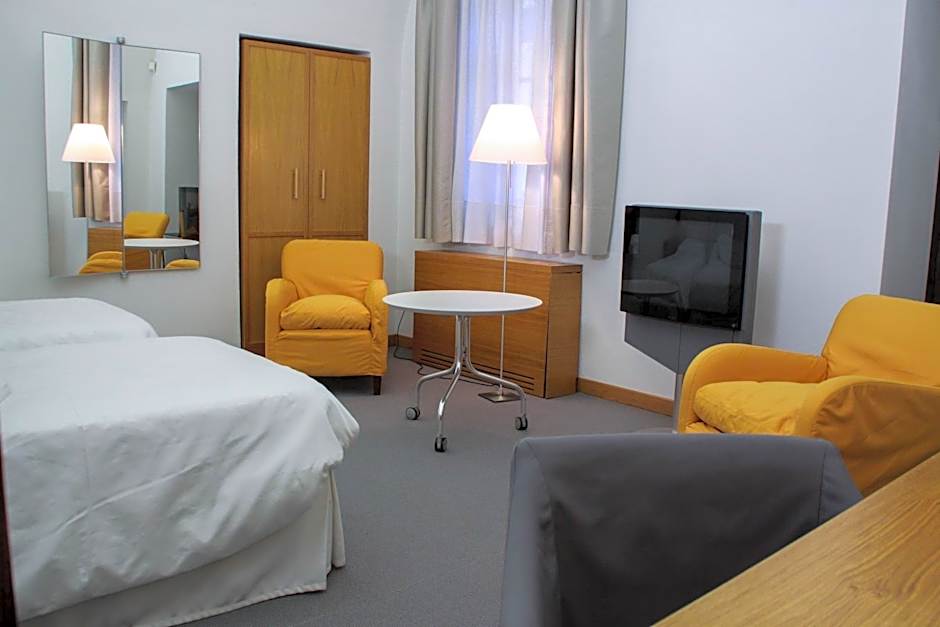 Hotel Cavour Et Des Officiers