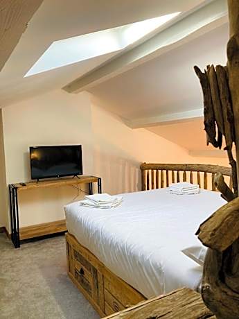 Apartment with Garden View