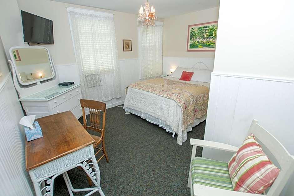 Terrace Inn and 1911 Restaurant