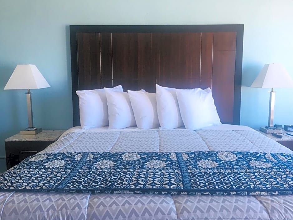 Dolphin Cove Motel