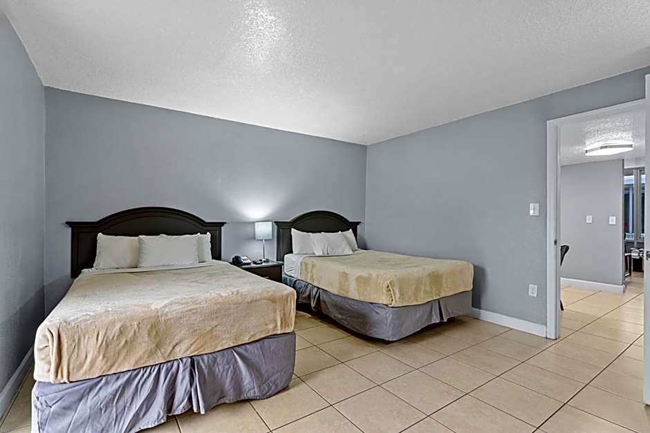 Celebration Suites At Old Town