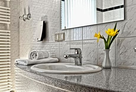 Double Room - Public Transport included