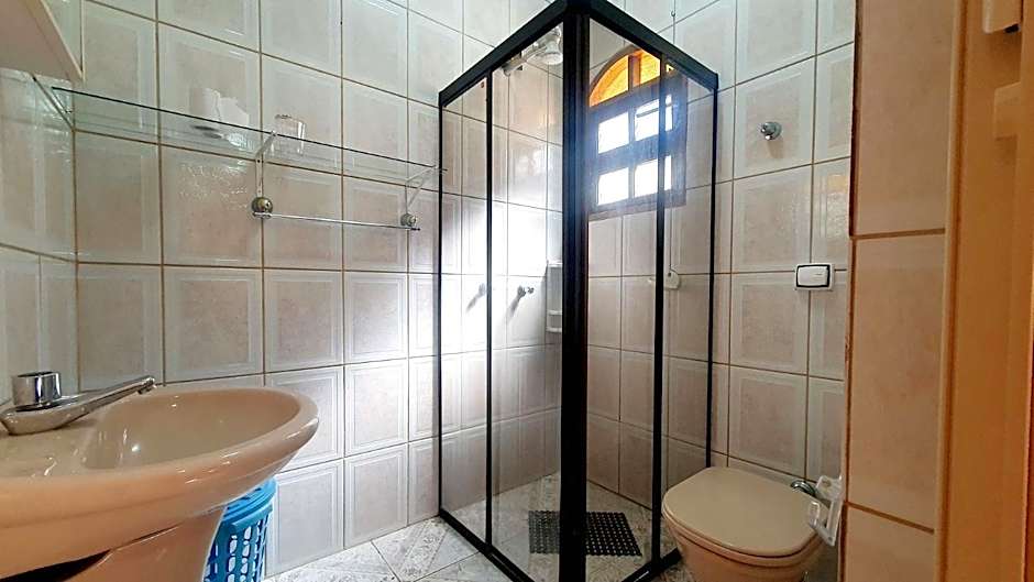 Piscina, Churrasqueira, Wi-Fi, SmartTv, 4dorm, Comércios na porta