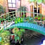Anaheim Majestic Garden Hotel