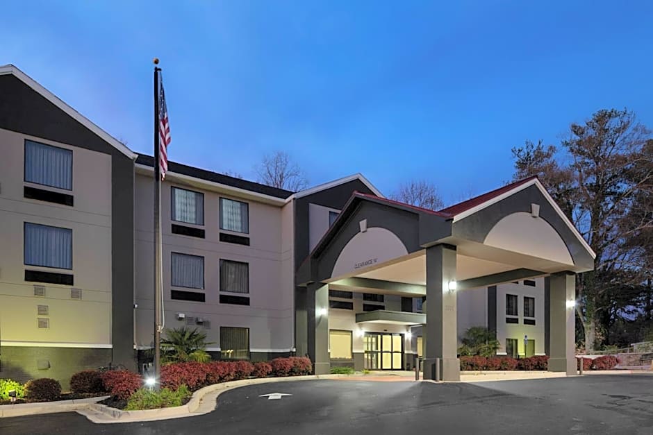 La Quinta Inn & Suites by Wyndham Snellville - Stone Mountain
