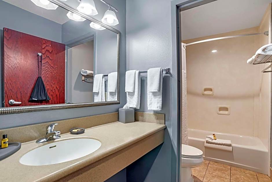 Best Western Plus Two Rivers Hotel & Suites