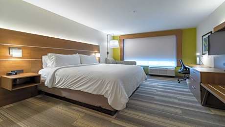 King Room - Mobility Access/Roll in Shower - Non-Smoking