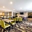 La Quinta Inn & Suites by Wyndham Cleveland - Airport North