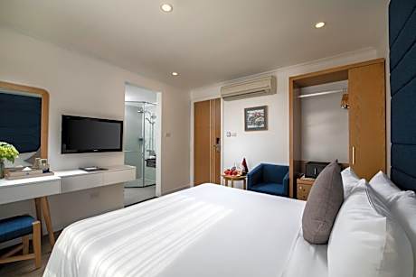 Deluxe Double Room with City View