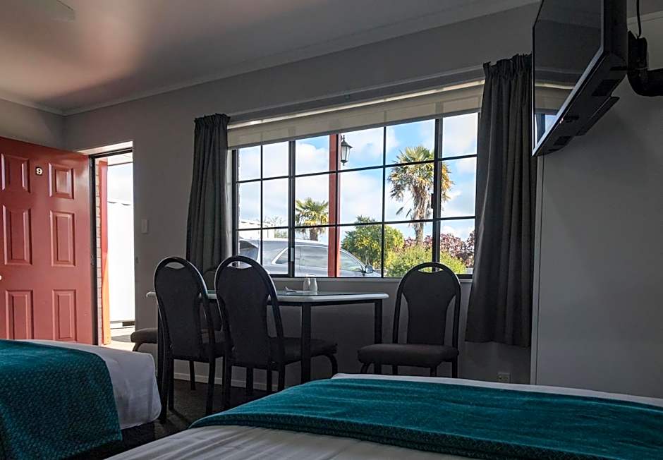 BKs Palm Court Motor Lodge