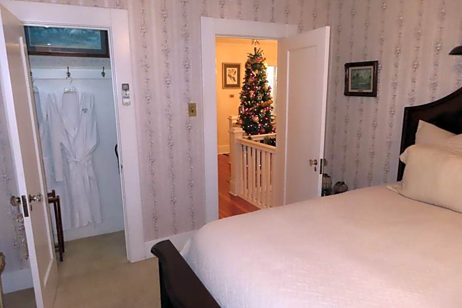 Terraluna Inn