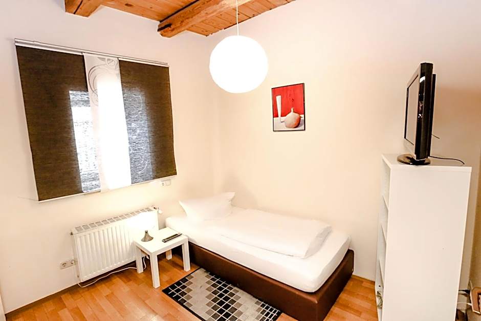 Foto 1 dari 5 — Single Room