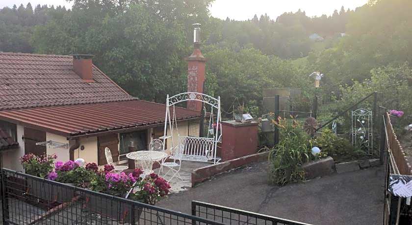 La Ferme de La-haut B&B