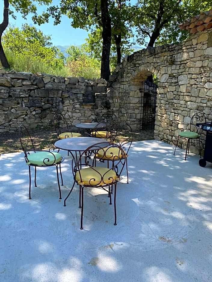 Hôtel Lou Caleù restaurant le Rocher des Abeilles